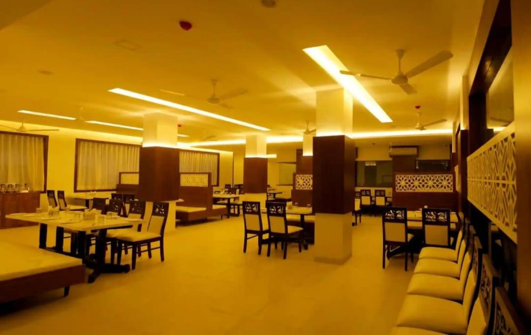 Hotel Raviraj, Chhatrapati Sambhaji Nagar Αουρανγκαμπάντ Εξωτερικό φωτογραφία