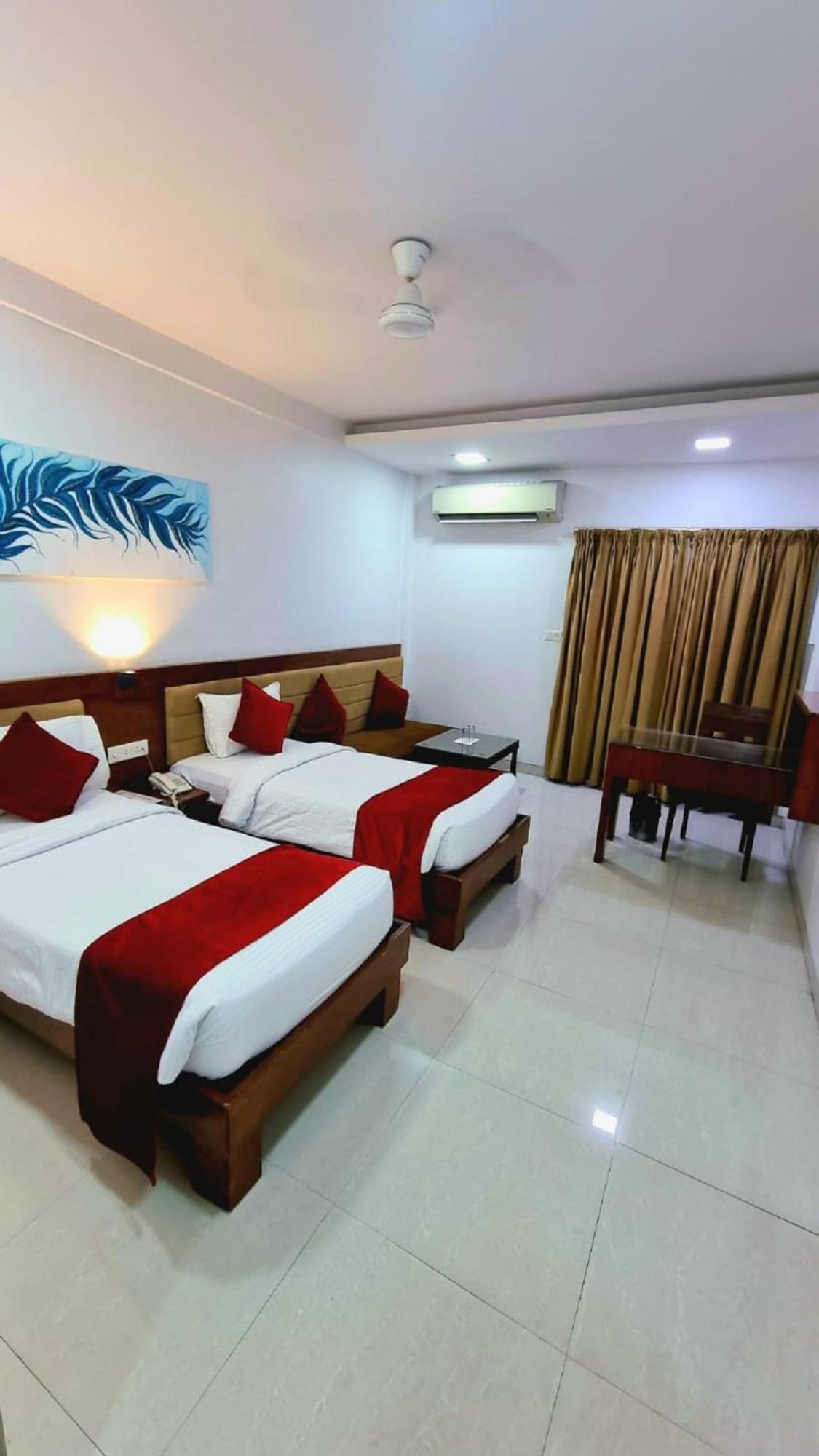 Hotel Raviraj, Chhatrapati Sambhaji Nagar Αουρανγκαμπάντ Εξωτερικό φωτογραφία