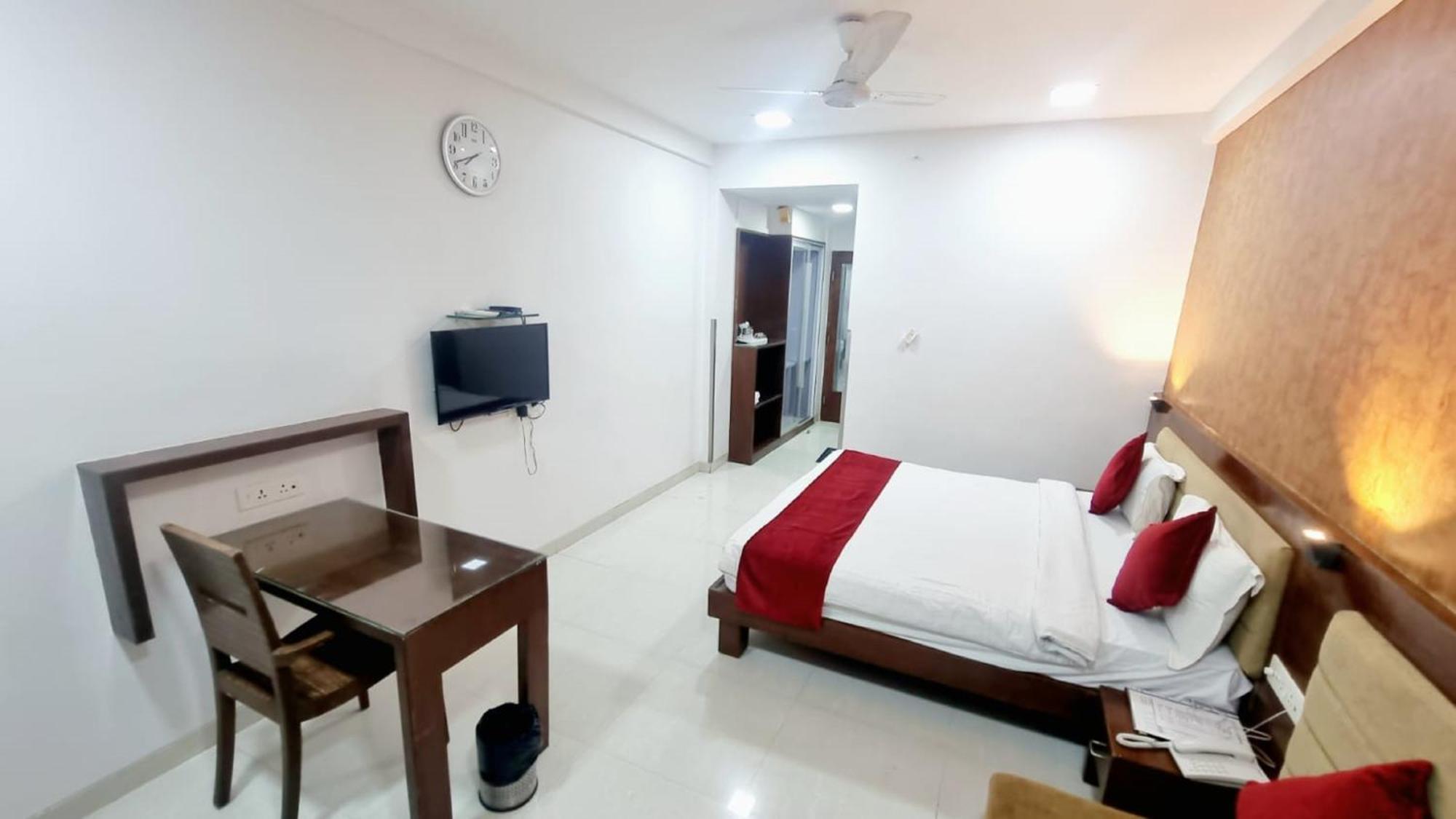 Hotel Raviraj, Chhatrapati Sambhaji Nagar Αουρανγκαμπάντ Εξωτερικό φωτογραφία