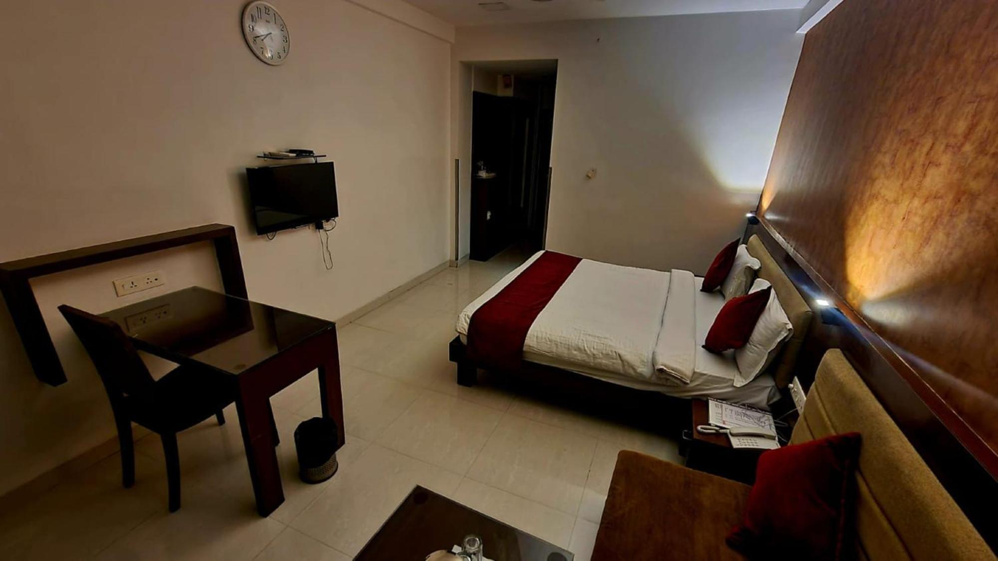 Hotel Raviraj, Chhatrapati Sambhaji Nagar Αουρανγκαμπάντ Εξωτερικό φωτογραφία