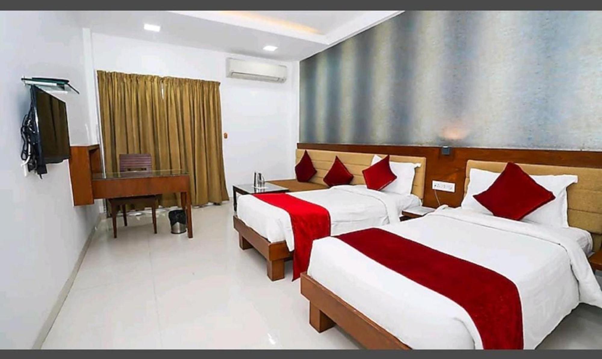 Hotel Raviraj, Chhatrapati Sambhaji Nagar Αουρανγκαμπάντ Εξωτερικό φωτογραφία