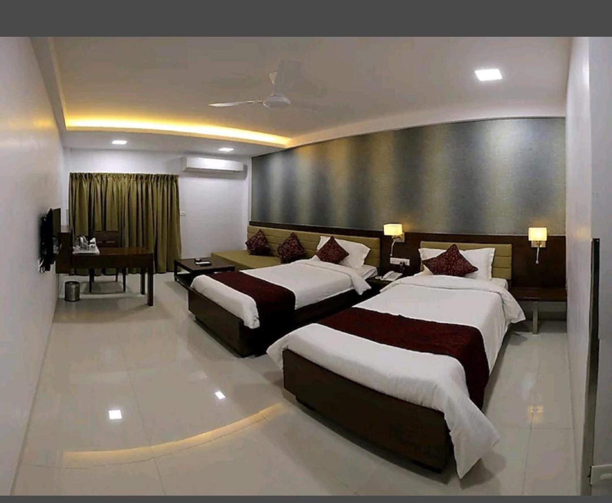 Hotel Raviraj, Chhatrapati Sambhaji Nagar Αουρανγκαμπάντ Εξωτερικό φωτογραφία